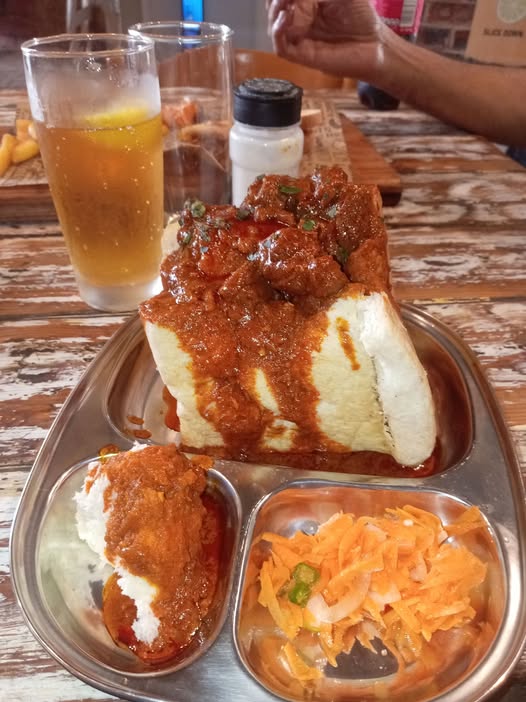 Lamb Shank bunny chow 😋 I was definitely a happy chappy