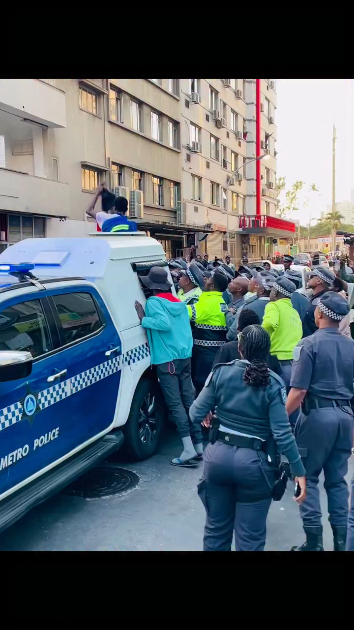 This video captures scenes from a large-scale anti-immigration (“clean-up”) protest/march in Durban’s Central Business District (CBD), South Africa, around late June 2026. 5 (1)