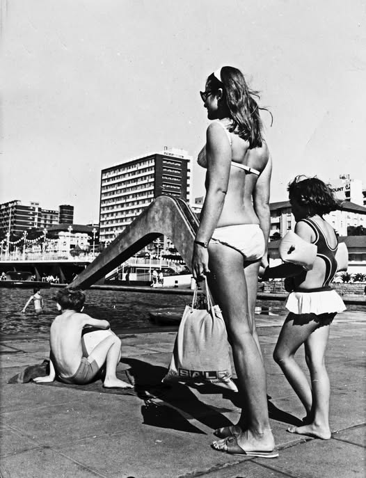1970 - A beautiful Saturday morning at the beach front pools!!