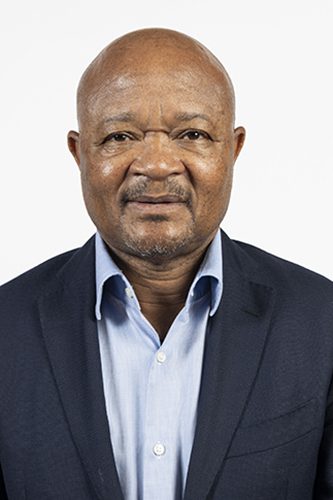 Police executed a search-and-seizure warrant at the private KwaZulu-Natal residence of Police Minister Senzo Mchunu (who has been on special leave since July 2025) on Monday, 21 September 2026. Officers seized electronic devices, specifically cellular phones identified by particular IMEI numbers