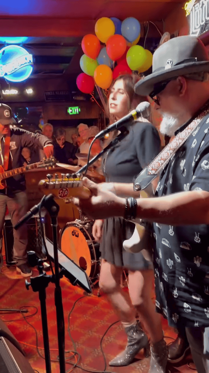 Mara Kaye singing in with Jimmy Vivino and Joe Bonamassa at Cadillac Zacks